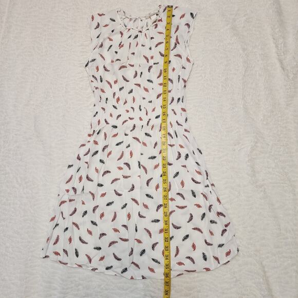 H&M Feather Pattern Crinkle Elastic Waist Cap Sleeve Dress, White, 6 - Picture 5 of 7